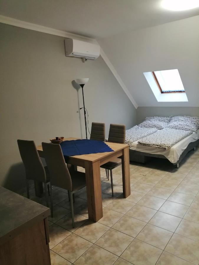 Apartman Pávai Hajdúszoboszló Exterior foto
